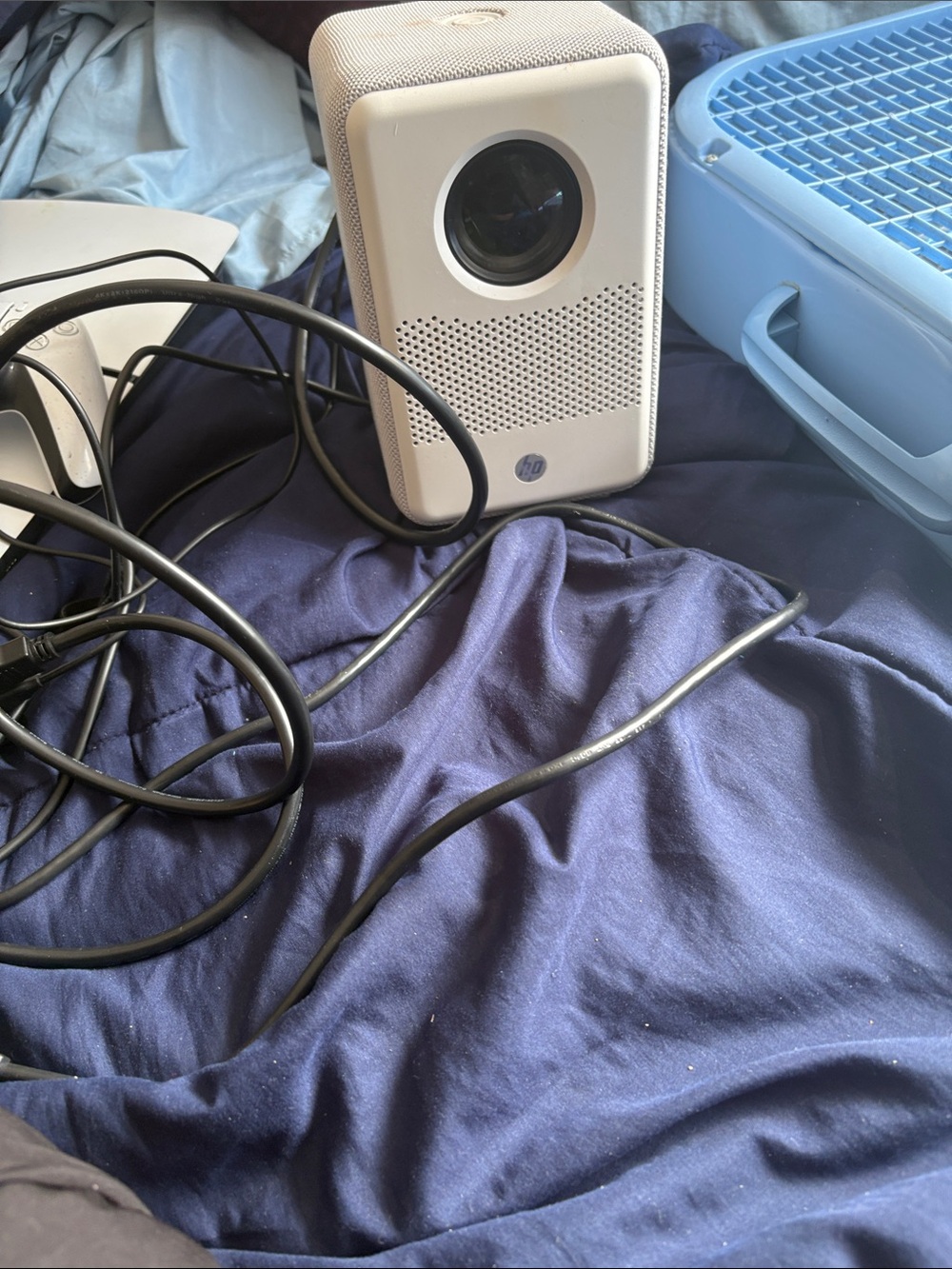 HP White Portable Projector with Built-In Speaker